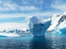 От Гренландии откололся огромный айсберг