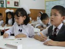 В ряде регионов Кыргызстана первоклассники вернулись в школы