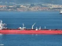 Семь человек захватили нефтяной танкер у берегов Великобритании