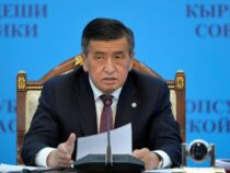 Президент Сооронбай Жээнбеков готов уйти в отставку, но только после парламентских выборов