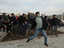 В мэрии Бишкека подсчитали предварительный ущерб после митингов