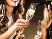 Диетологи разрешили выпить бару бокалов шампанского в Новый год