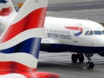 Десятки стран прекращают авиасообщение с Великобританией