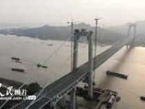 В Китае введен в эксплуатацию первый двухъярусный подвесной мост для поездов