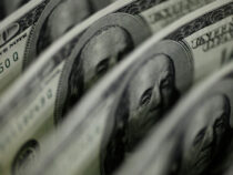 Доллар опустился ниже 80 сомов