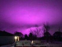 Жители города в Швеции испугались фиолетового зарева в небе