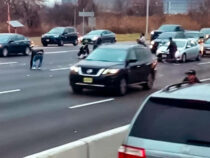 Деньги на дороге валяются: очевидец снял усыпанное купюрами шоссе в Нью-Джерси