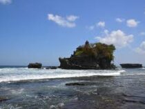 Власти Бали планируют открыть остров для привившихся от COVID туристов