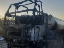На трассе Бишкек – Ош пожарные предотвратили взрыв цистерны с бензином