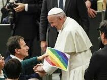 Римская католическая церковь отказалась благословлять однополые браки