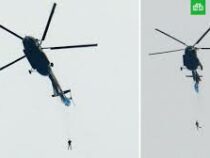 Парашютист зацепился за вертолет в небе над Читой