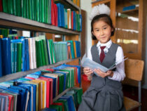 Школы и библиотеки получили более полутора миллиона детских книг
