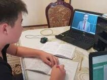 В Караколе школьники два дня обучаются в режиме онлайн