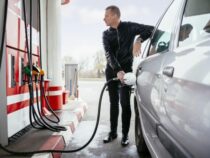 Розничные цены на бензин продолжают расти