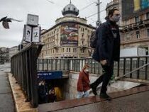 В Венгрии привитым разрешили не носить маски