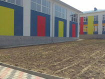 Строительство новой школы в селе Маданият Ошской области завершается