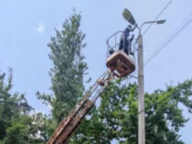 В Бишкеке продолжается ремонт наружного освещения