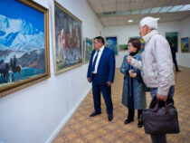 В Бишкеке открылась выставка живописи Нарынкула Турпанова