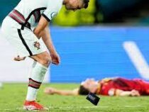 Роналду бросил капитанскую повязку после вылета Португалии с Евро-2020