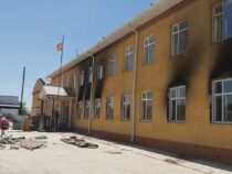 В селе Максат Лейлекского района восстанавливают сгоревшую школу