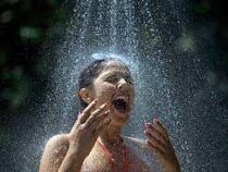 В США губернатор призвал калифорнийцев реже мыться из-за засухи