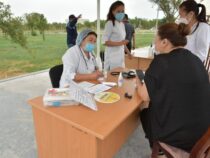 В Бишкеке развернули два временных пункта вакцинации в парках