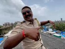 Танцующий полицейский из Индии стал звездой сети