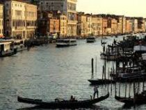 Венеция начнет брать с туристов плату за вход в город