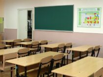 В Минздраве назвали условия возвращения школ и вузов в онлайн-режим