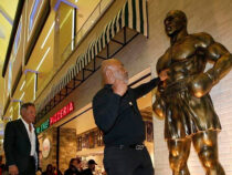 Майку Тайсону установили трёхметровый монумент в Лас-Вегасе