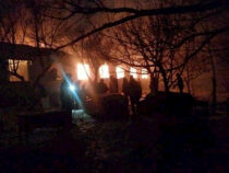 В Джалал-Абаде сгорела средняя школа