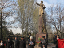 В Бишкеке  заменят памятник легендарному полководцу Панфилову