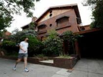 Наследники аргентинского футболиста Диего Марадоны не смогли продать его дома и машины