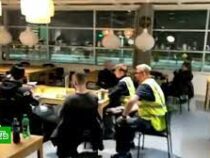 В Дании посетители IKEA остались ночевать в магазине из-за снегопада
