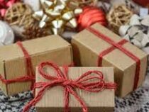 Россияне назвали самые бесполезные новогодние подарки