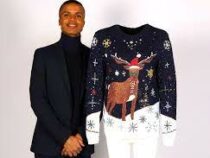 Художник продаст на аукционе рождественский свитер почти за 40 тыс долларов