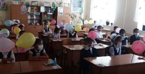 13 школ Бишкека вернутся в понедельник к традиционной форме обучения