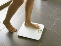 Диетологи рассказали, как сбросить вес, набранный за время выходных дней