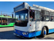 Водителям троллейбусов в Бишкеке почти в полтора раза поднимут зарплату