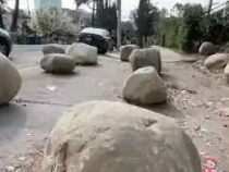 В США бездомных «разгоняют» огромными камнями