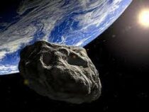 К Земле приближается астероид размером с Эйфелеву башню