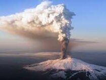 Вулкан Этна выбросил 10-километровое облако пепла