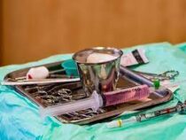 Стоматолог в Петербурге воткнул шприц в глаз 5-летней пациентке