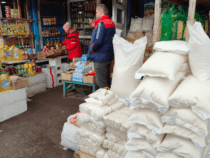 На Орто-Сайском рынке продавали сахар из госматрезервов по завышенной цене