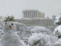 В Афинах выпал снег