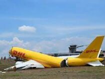 Самолет развалился надвое при посадке в аэропорту Коста-Рики