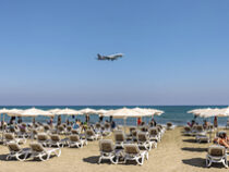 Кипр смягчит правила въезда для привитых туристов
