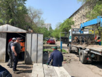 В Бишкеке демонтируют объекты, которые мешают ремонту дорог