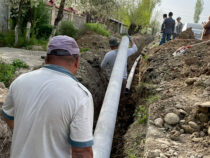 В некоторых районах Оша обновляют систему канализации