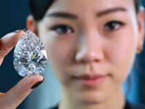 В Женеве ушел с молотка самый крупный белый бриллиант